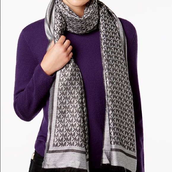 Michael Michael Kors Signature Scarf & Wrap In One - Picture 2 of 8